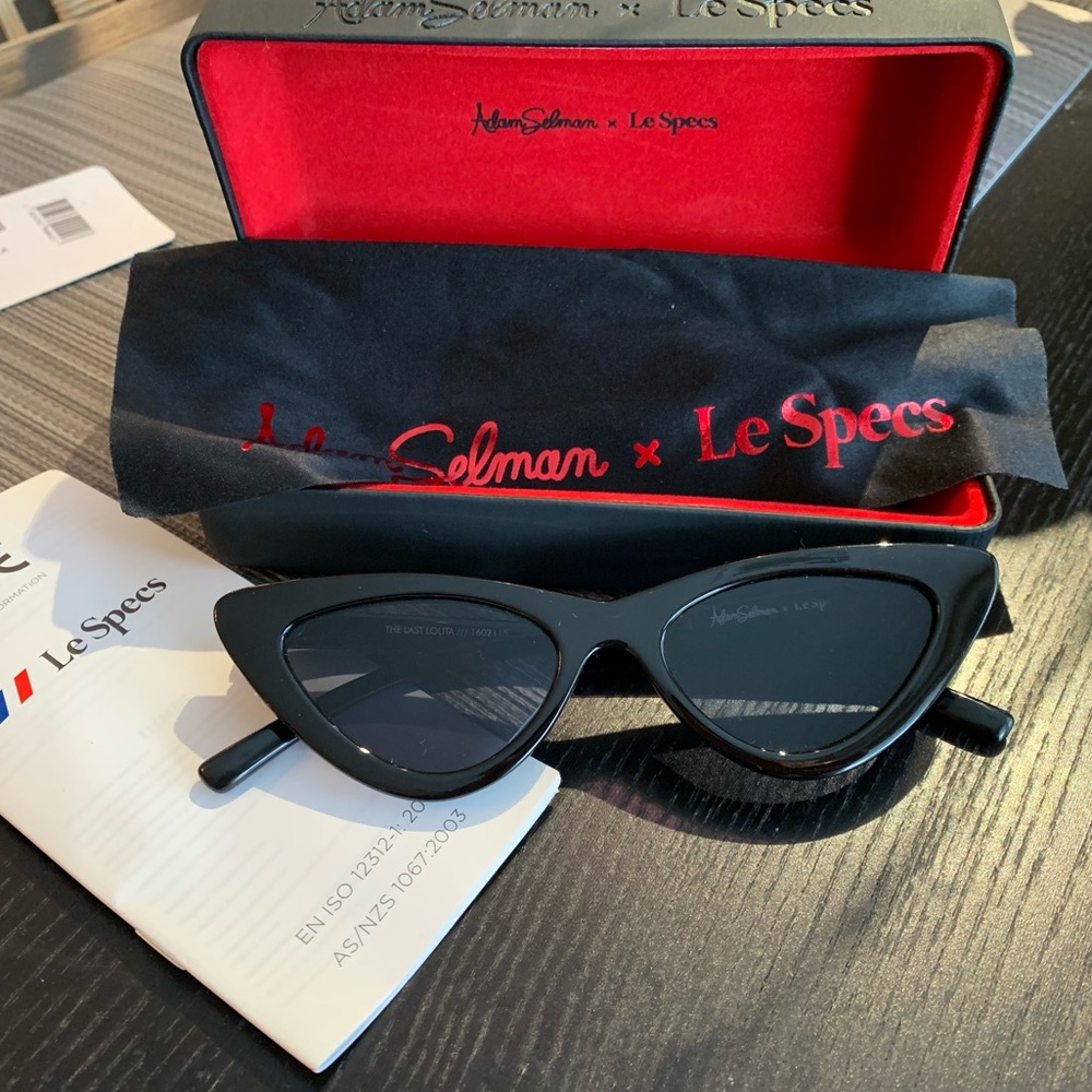 Adam Selman x Le Specs Lolita Sunglasses (black)